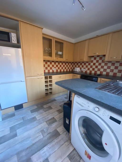 Modern Two Bed House Close To City Centre 贝尔法斯特 外观 照片