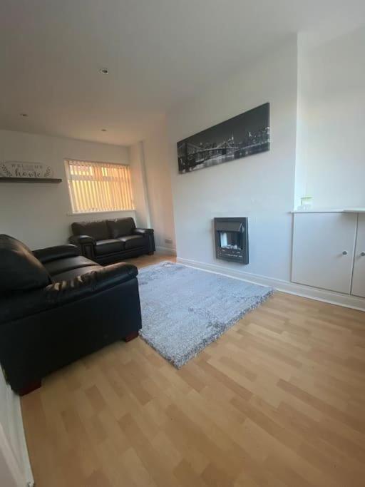 Modern Two Bed House Close To City Centre 贝尔法斯特 外观 照片